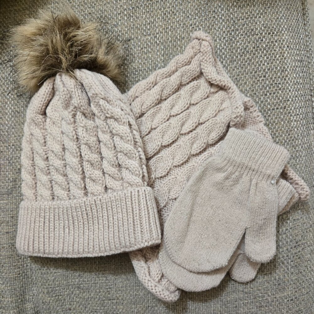 Hat/scarf/mit set